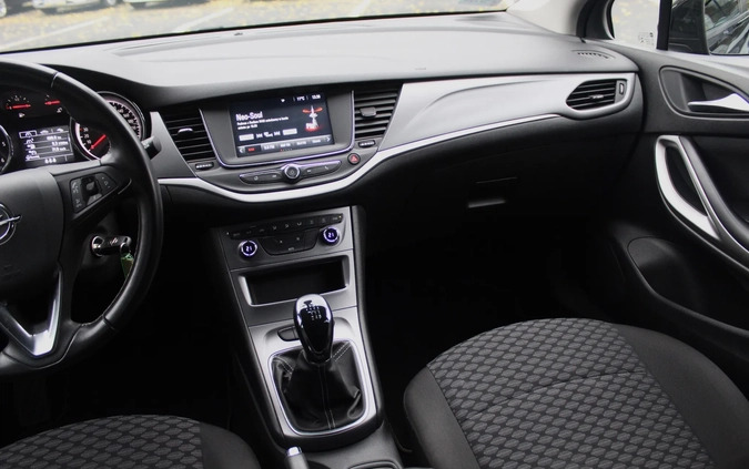 Opel Astra cena 55900 przebieg: 72038, rok produkcji 2018 z Wrocław małe 436